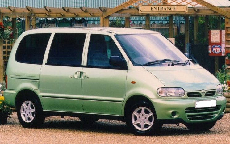 Nissan Serena C25 Manual